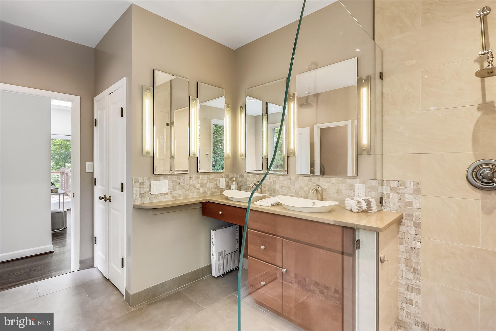5454 Mohican Road Bethesda, MD 20816 - Photo 22 of 49 Master Bath