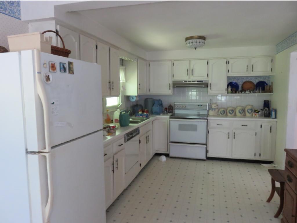 112 Goodhue Road Derry, NH 03038 - Photo 2 of 11