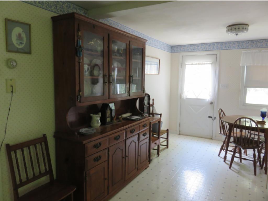 112 Goodhue Road Derry, NH 03038 - Photo 4 of 11