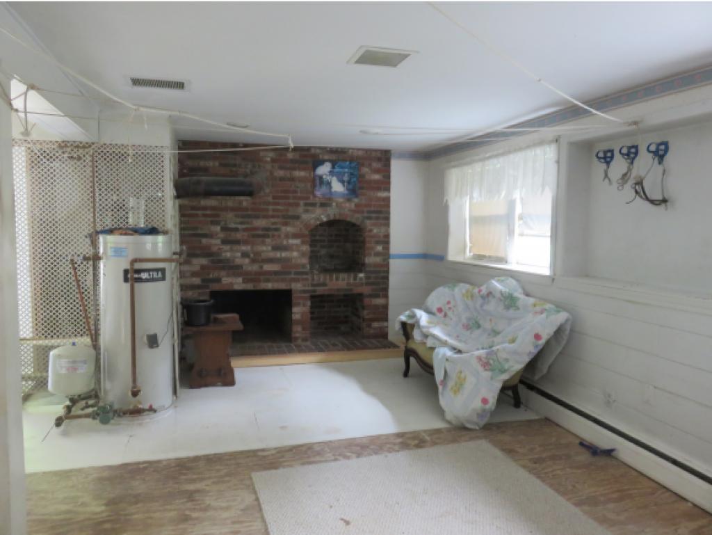 112 Goodhue Road Derry, NH 03038 - Photo 7 of 11
