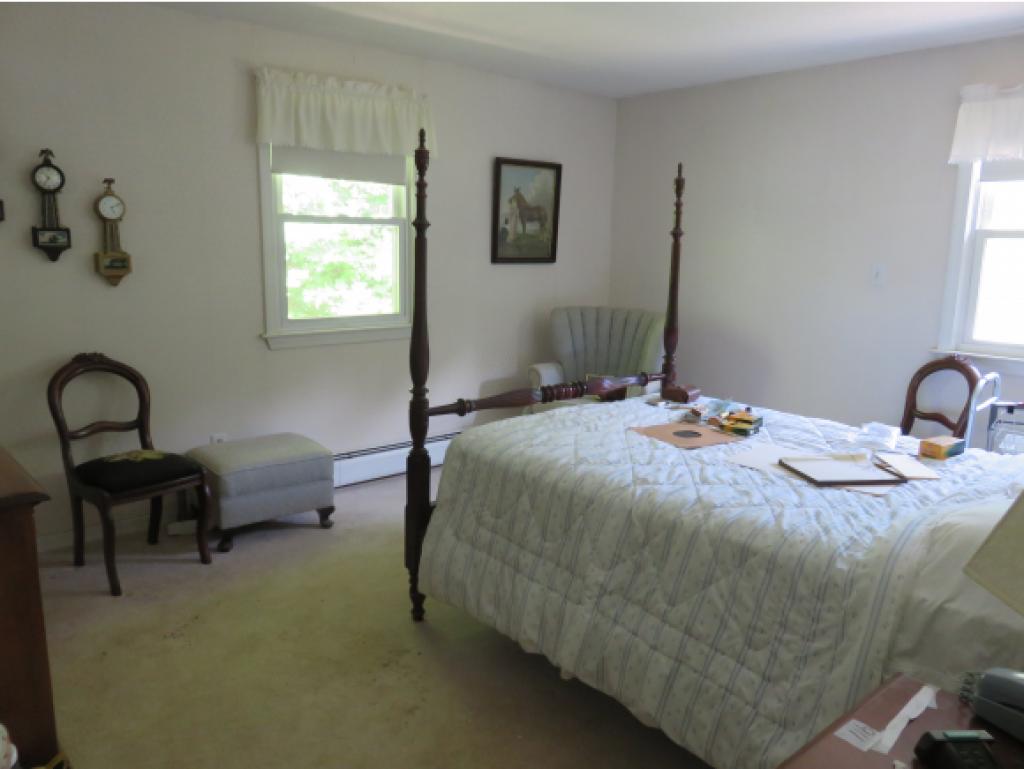 112 Goodhue Road Derry, NH 03038 - Photo 8 of 11