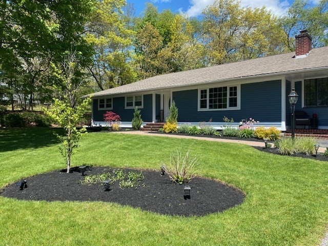 37 Chandler Road Andover, MA 01810 - Photo 3 of 37 Gallery Image 3