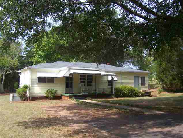 251 Hood Road Greenville, SC 29611 - Photo 1 of 8