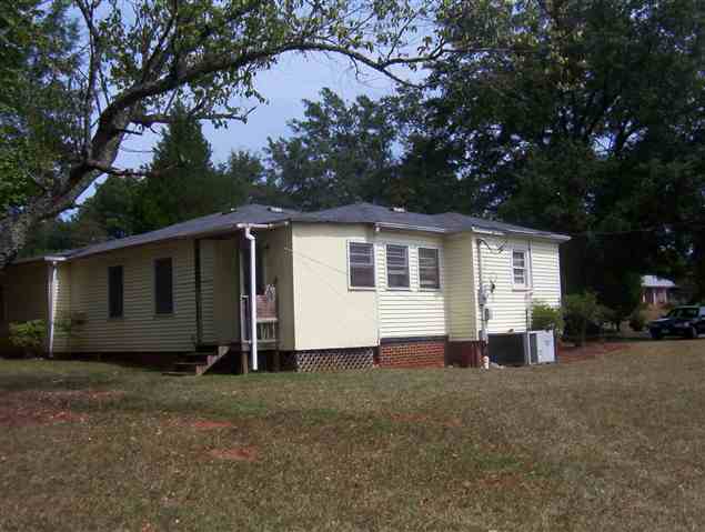 251 Hood Road Greenville, SC 29611 - Photo 7 of 8