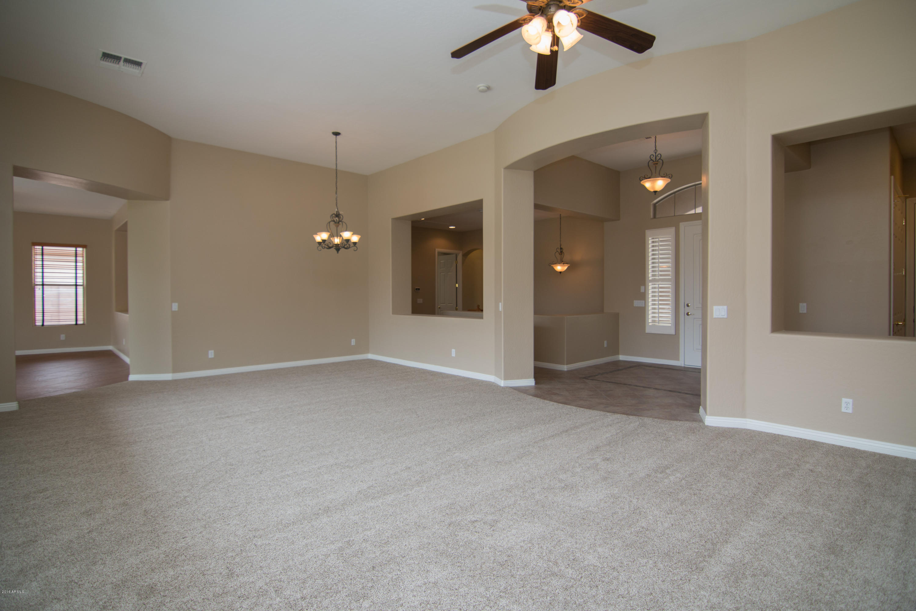 716 East Hopkins Road Gilbert, AZ 85295 - Photo 6 of 51 Living & Dining