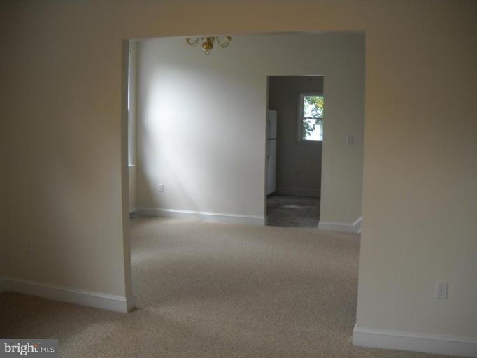 16 Edmondson Ridge Road Catonsville, MD 21228 - Photo 7 of 22 Dining Room