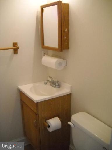 16 Edmondson Ridge Road Catonsville, MD 21228 - Photo 9 of 22 Half Bath 1