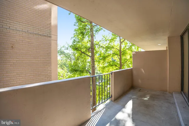 $350,000 | 4141 North Henderson Road, Unit 303, Arlington, VA 22203