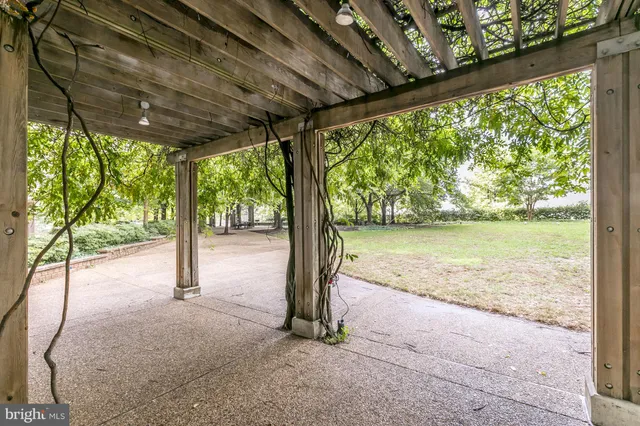 $350,000 | 4141 North Henderson Road, Unit 303, Arlington, VA 22203