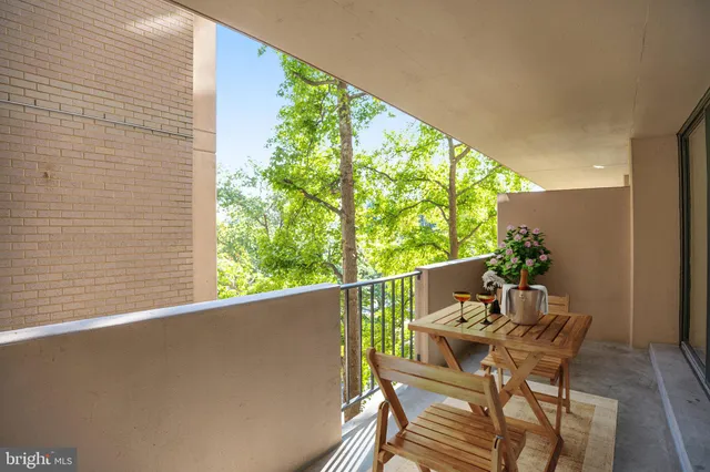 $350,000 | 4141 North Henderson Road, Unit 303, Arlington, VA 22203