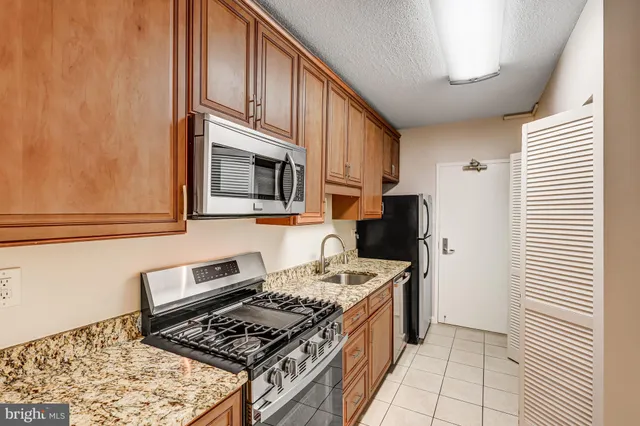 $350,000 | 4141 North Henderson Road, Unit 303, Arlington, VA 22203