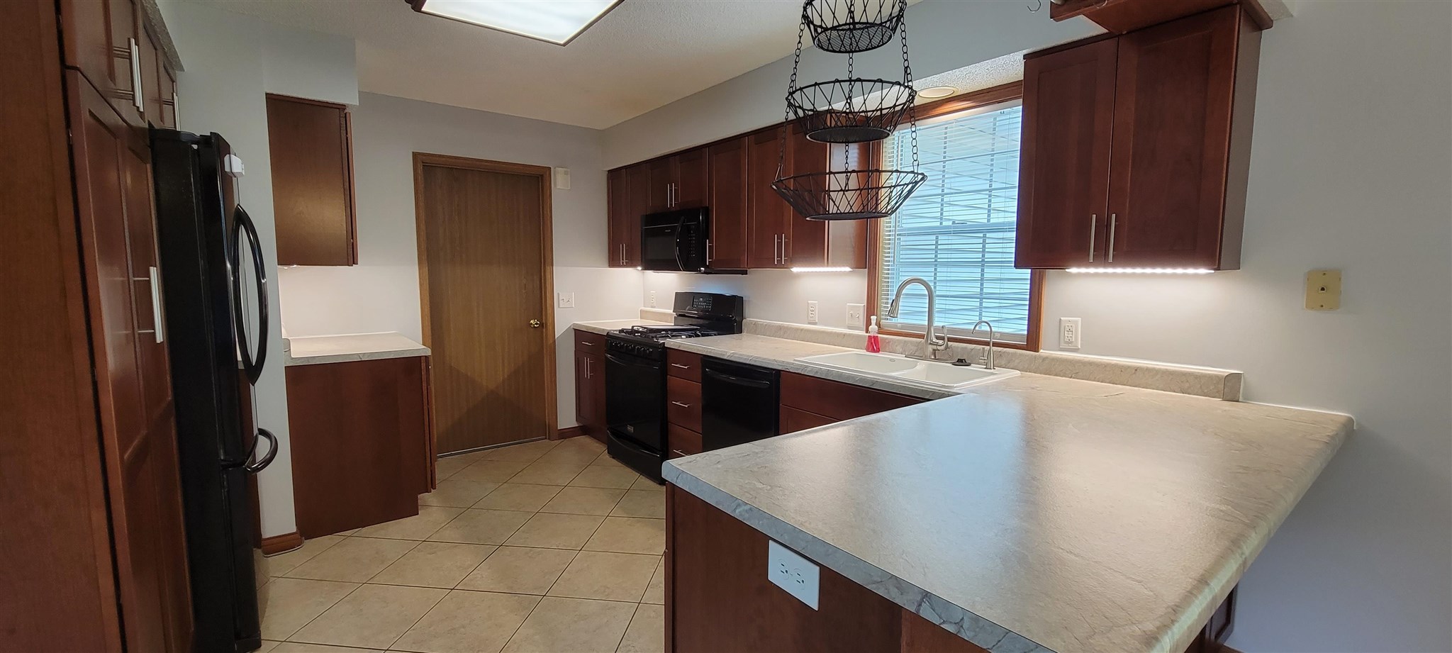 14807 Lima Road Fort Wayne, IN 46818 - Photo 4 of 28