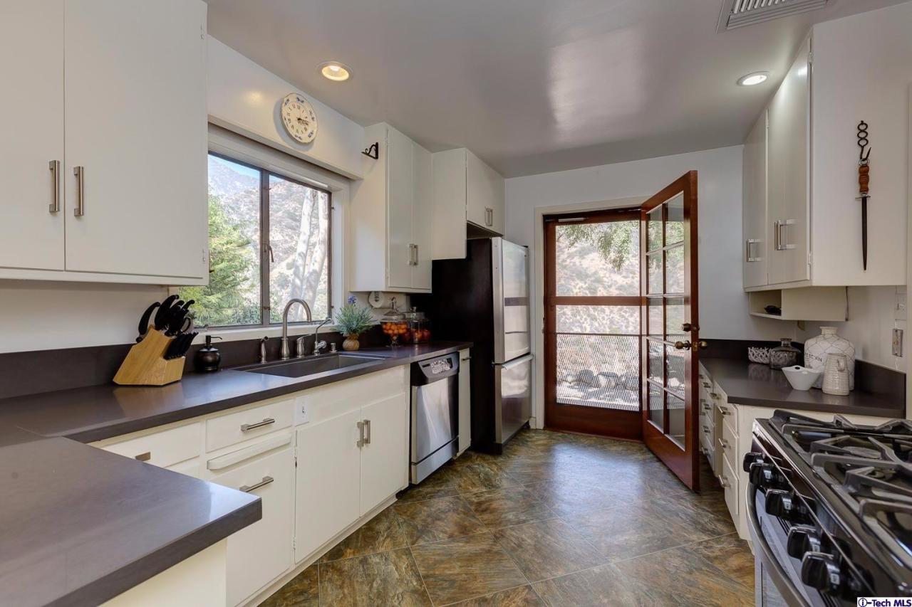 2388 North Altadena Drive Altadena, CA 91001 - Photo 18 of 32 Additional Photo