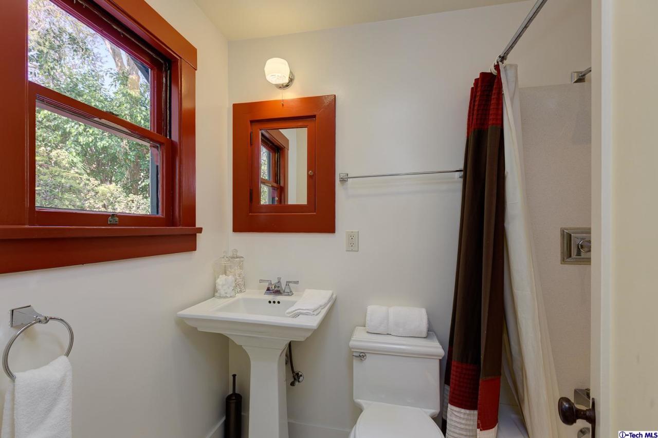 2388 North Altadena Drive Altadena, CA 91001 - Photo 21 of 32 Additional Photo