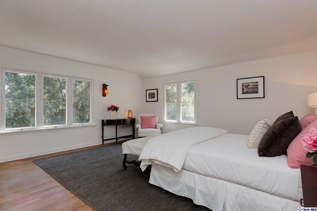 $1,350,000 | 2388 North Altadena Drive, Altadena, CA 91001