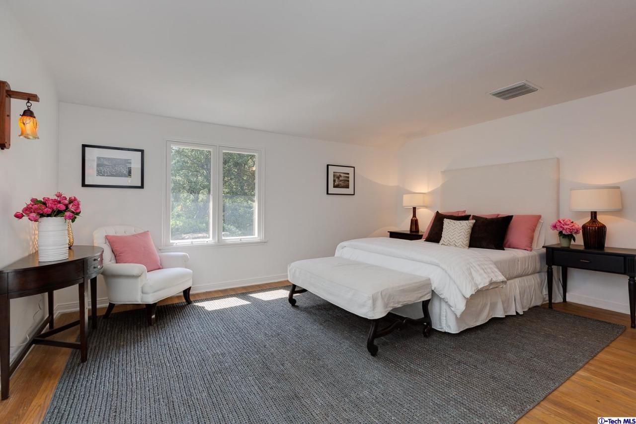 2388 North Altadena Drive Altadena, CA 91001 - Photo 10 of 32 Additional Photo