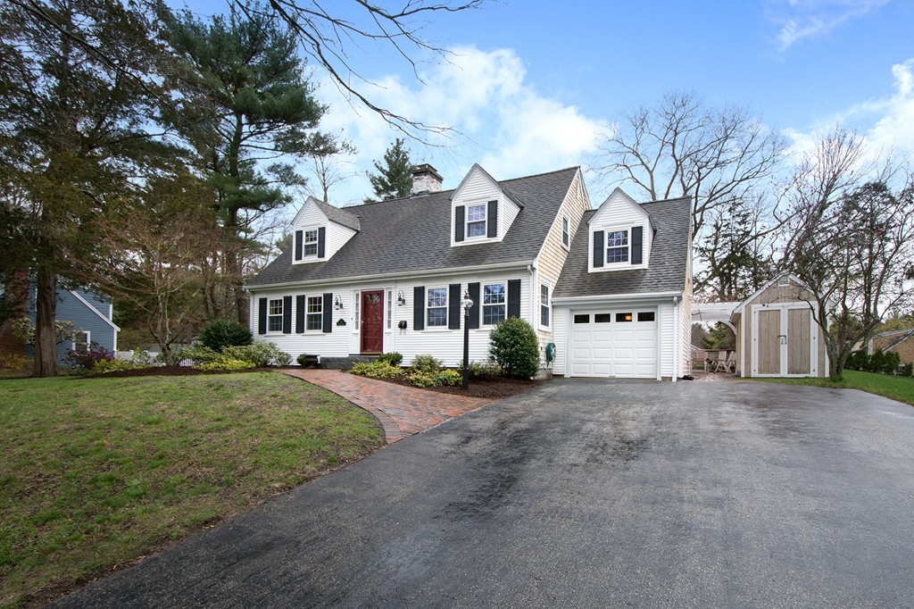 16 Pilgrim Road Hingham, MA 02043 - Photo 1 of 28 Gallery Image 1