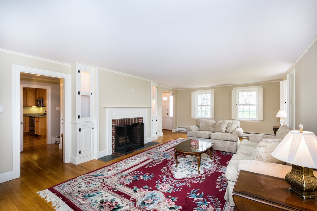 16 Pilgrim Road Hingham, MA 02043 - Photo 12 of 28 Gallery Image 12