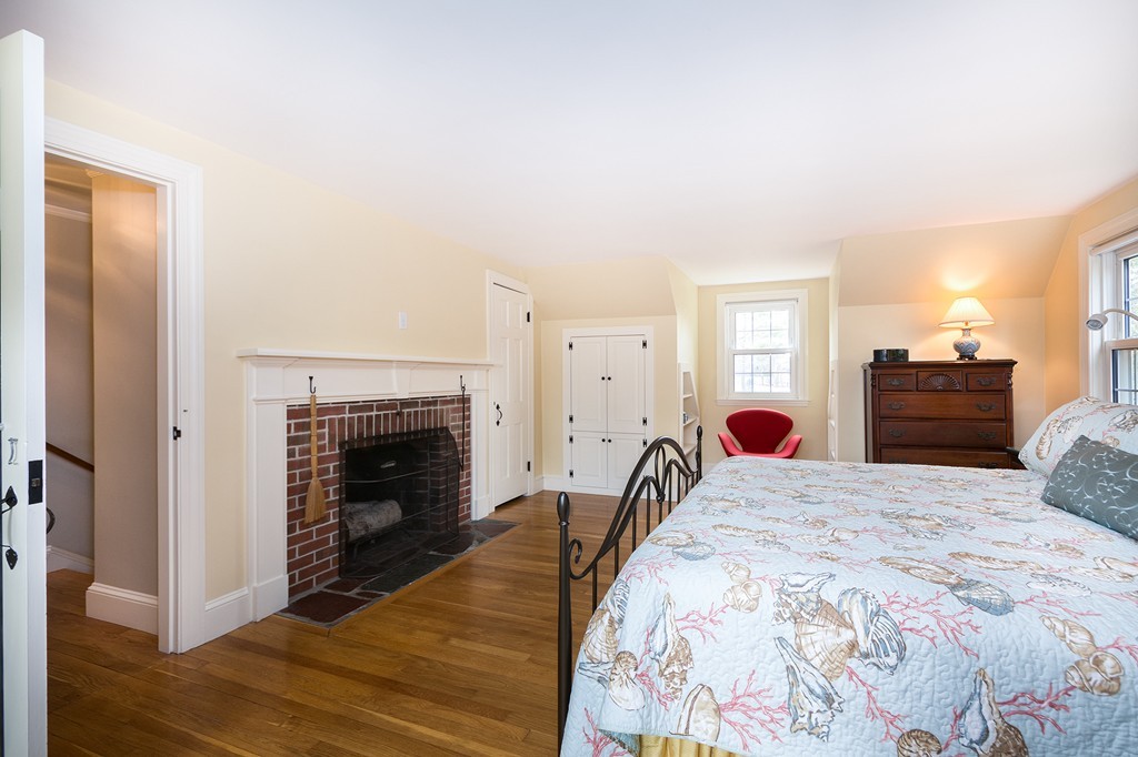 16 Pilgrim Road Hingham, MA 02043 - Photo 17 of 28 Gallery Image 17