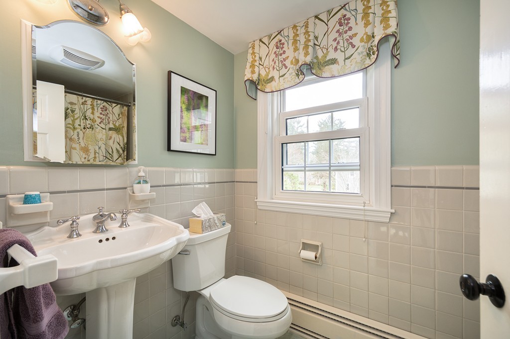 16 Pilgrim Road Hingham, MA 02043 - Photo 19 of 28 Gallery Image 19