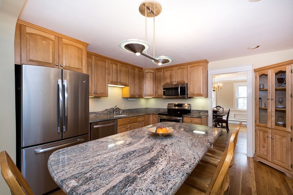 16 Pilgrim Road Hingham, MA 02043 - Photo 5 of 28 Gallery Image 5