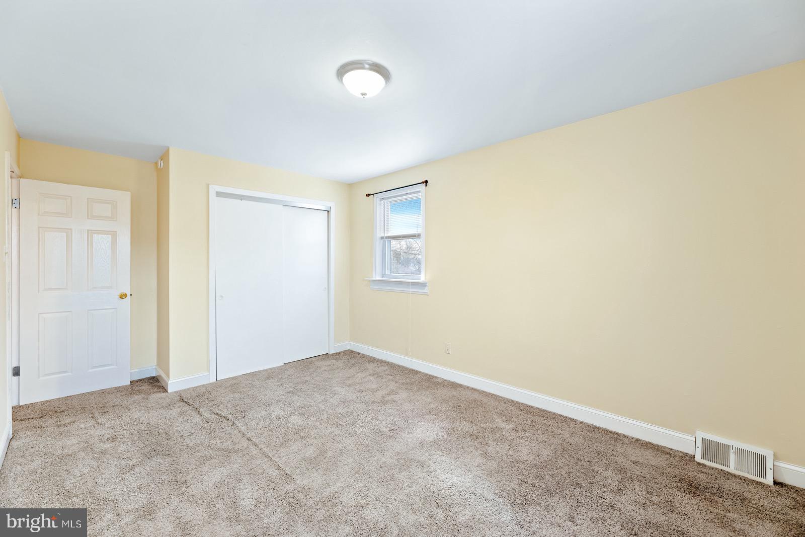 12450 Knights Road, Unit 2 Philadelphia, PA 19154 - Photo 15 of 43 a view of an empty room