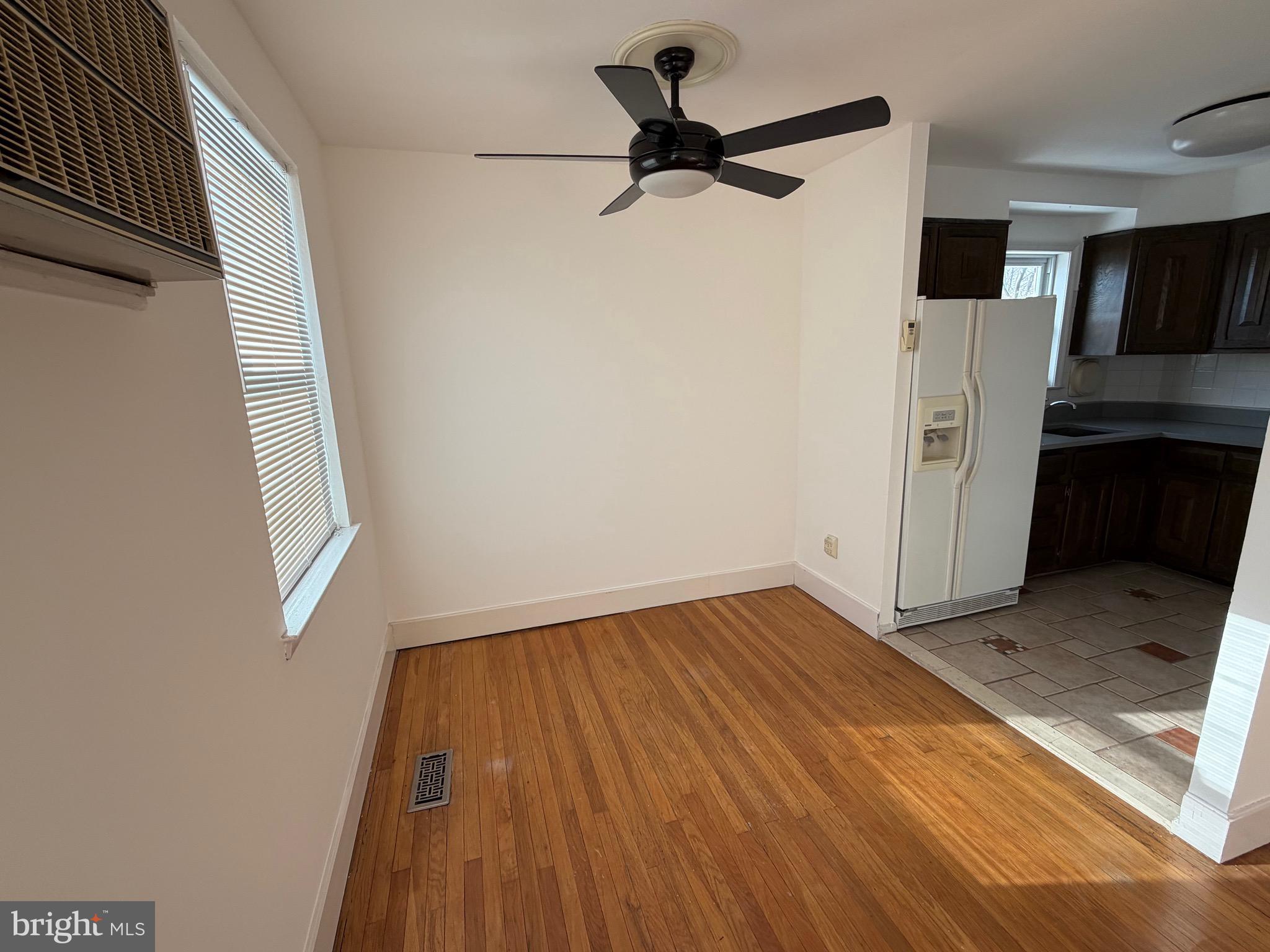 12450 Knights Road, Unit 2 Philadelphia, PA 19154 - Photo 6 of 13 dining room
