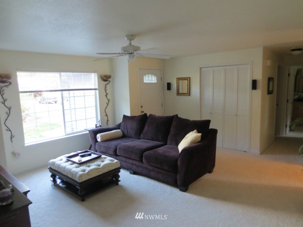 11624 Wicks Lake Road Southwest Port Orchard, WA 98367 - Photo 3 of 15 Gallery Image 3