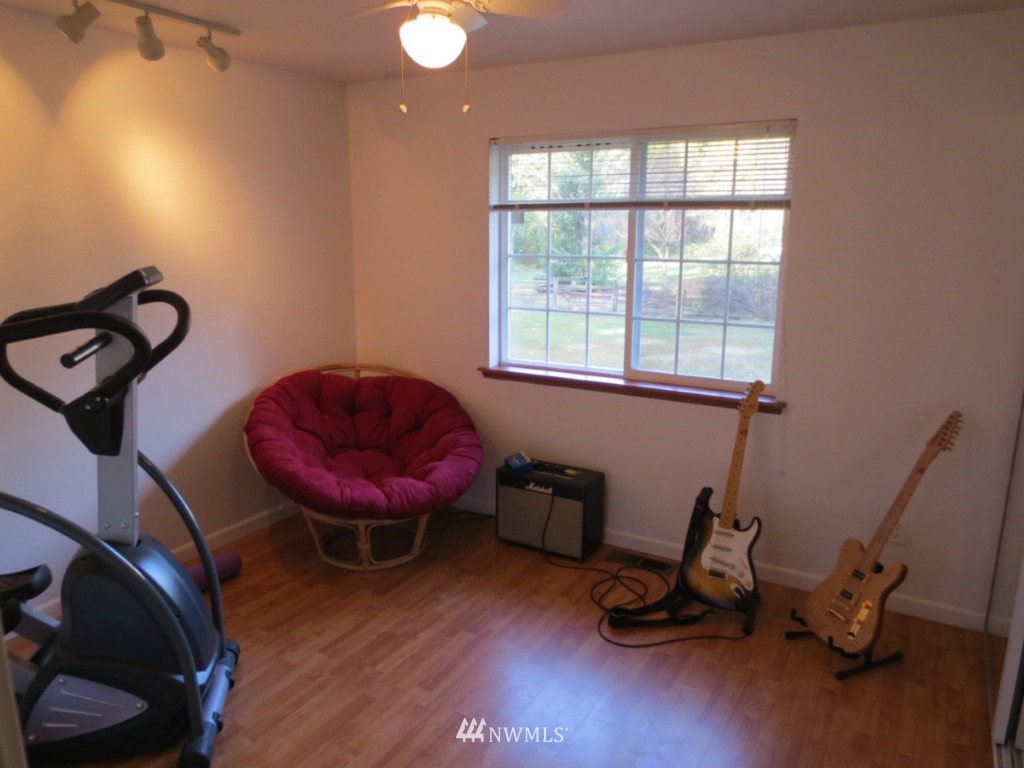11624 Wicks Lake Road Southwest Port Orchard, WA 98367 - Photo 9 of 15 Gallery Image 9