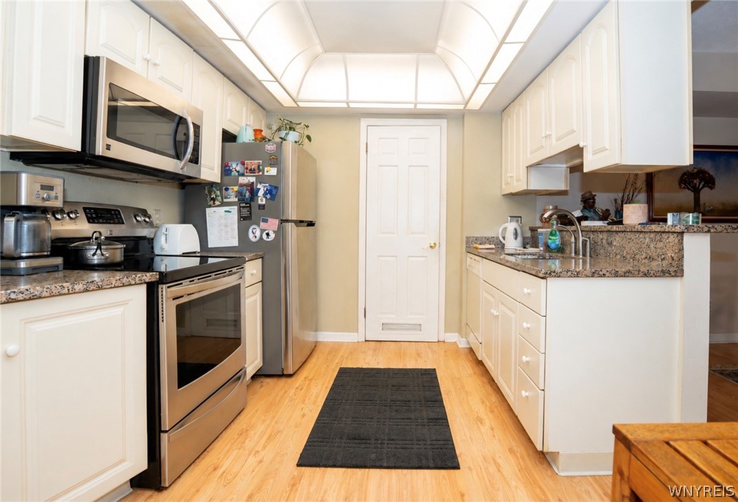 2 Hickory Hill Road, Unit B Amherst, NY 14221 - Photo 7 of 18