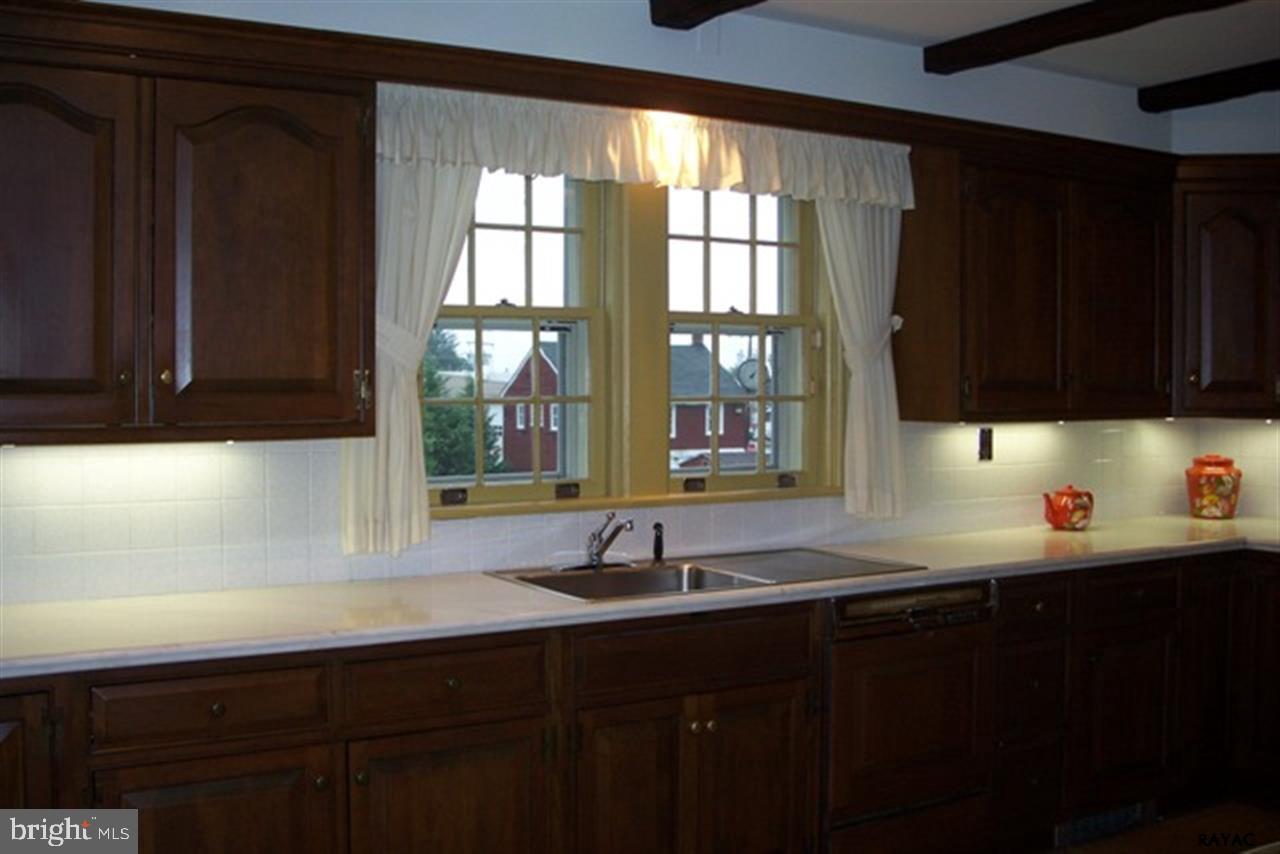 2239 Linden Road York, PA 17408 - Photo 13 of 35 Gallery Image 13