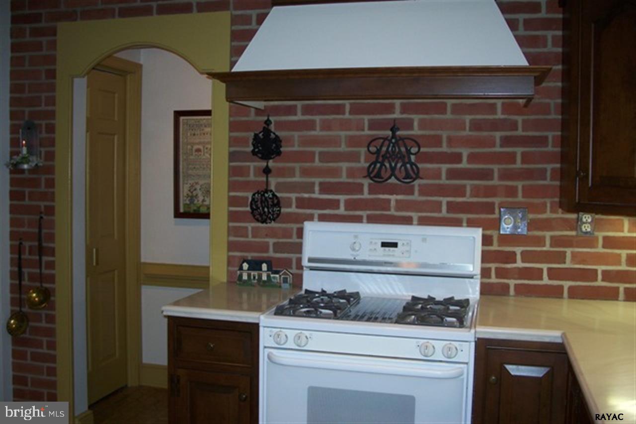 2239 Linden Road York, PA 17408 - Photo 14 of 35 Gallery Image 14