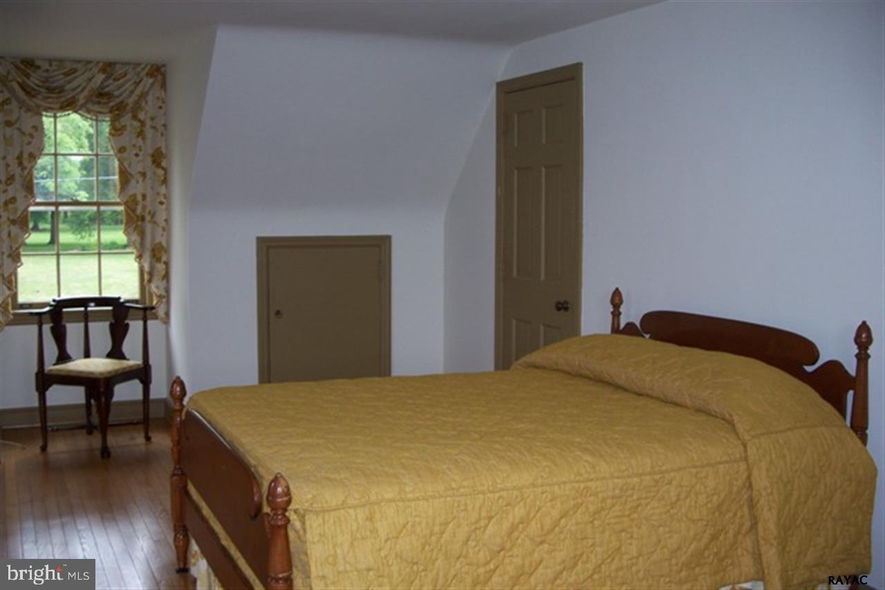 2239 Linden Road York, PA 17408 - Photo 20 of 35 Gallery Image 20