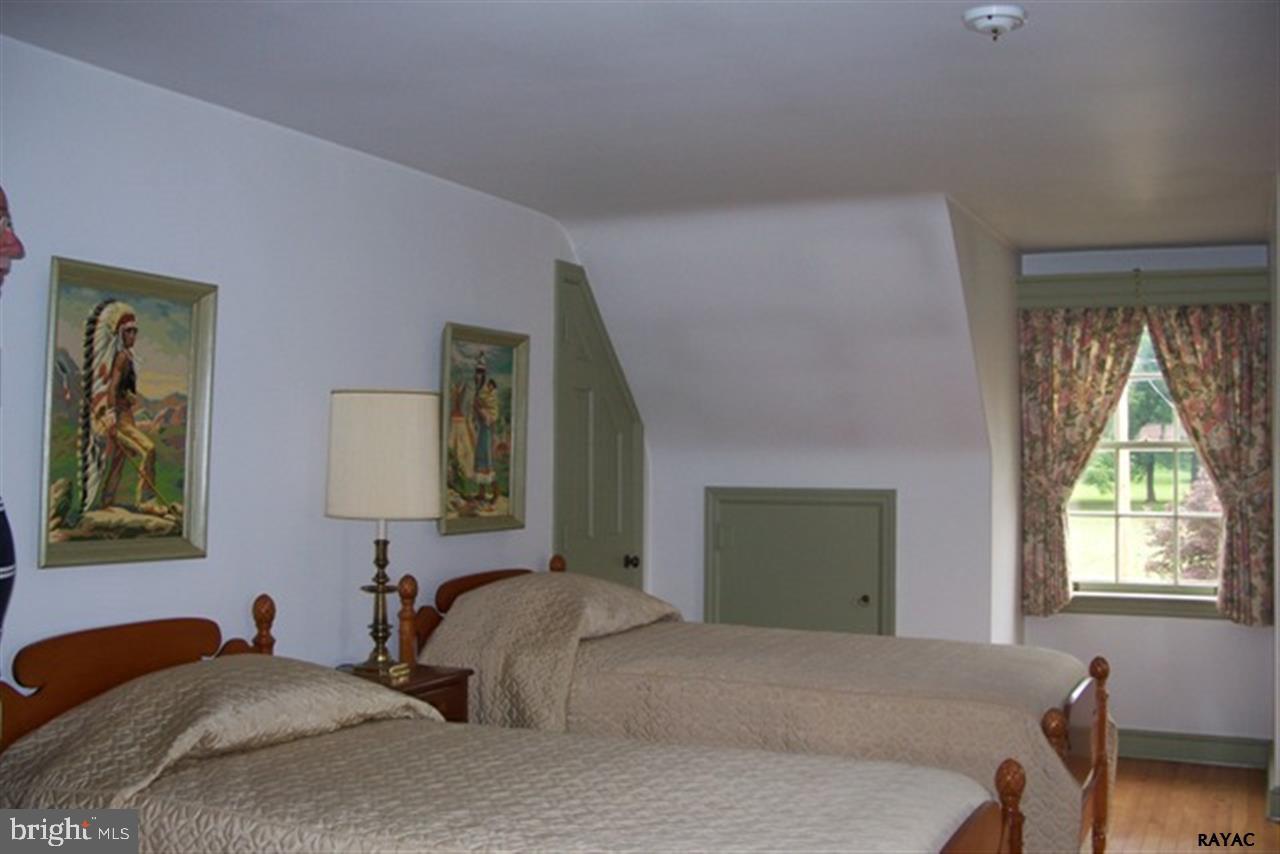 2239 Linden Road York, PA 17408 - Photo 24 of 35 Gallery Image 24