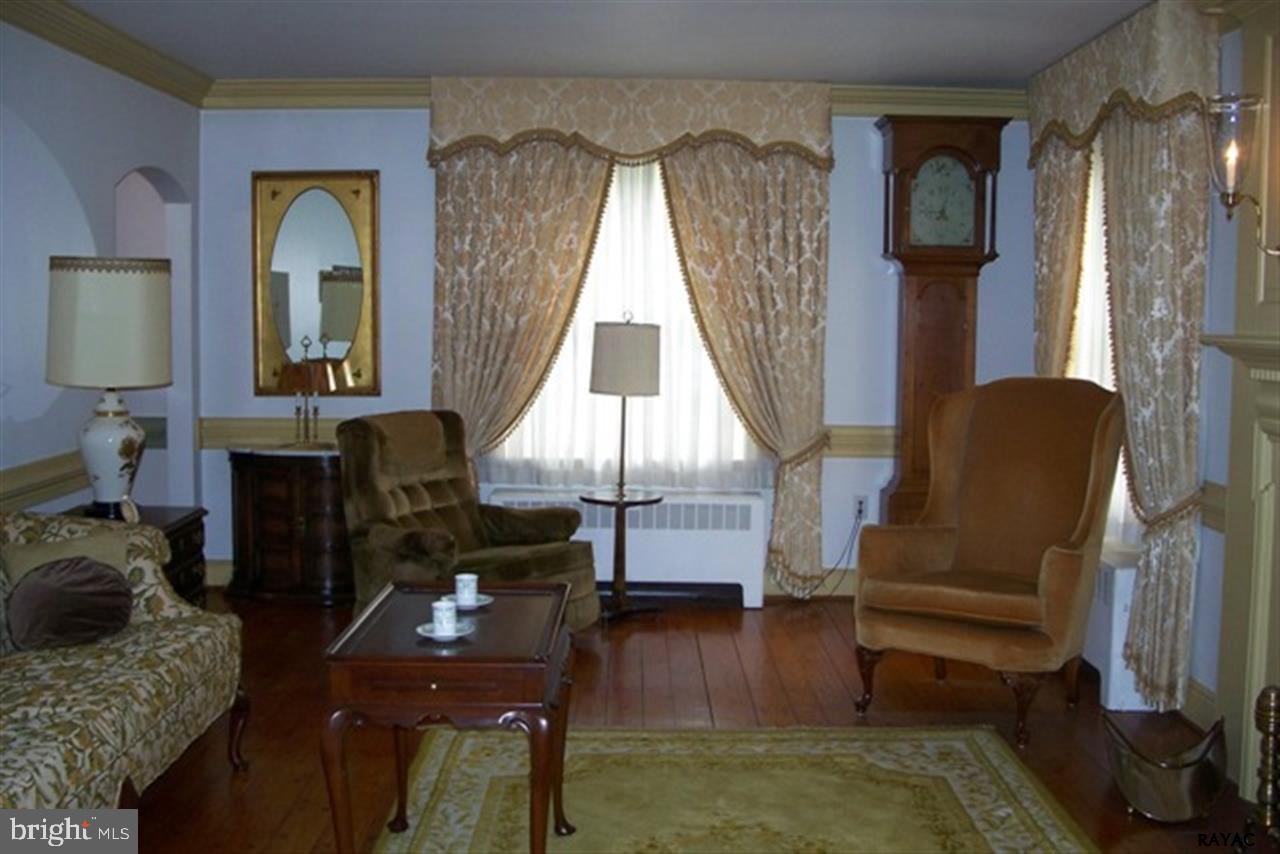 2239 Linden Road York, PA 17408 - Photo 5 of 35 Gallery Image 5