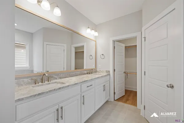 $375,990 | 25287 Burlington Drive, Denham Springs, LA 70726