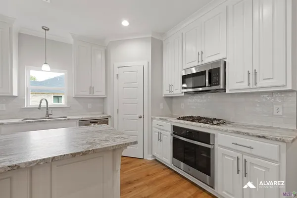 $375,990 | 25287 Burlington Drive, Denham Springs, LA 70726