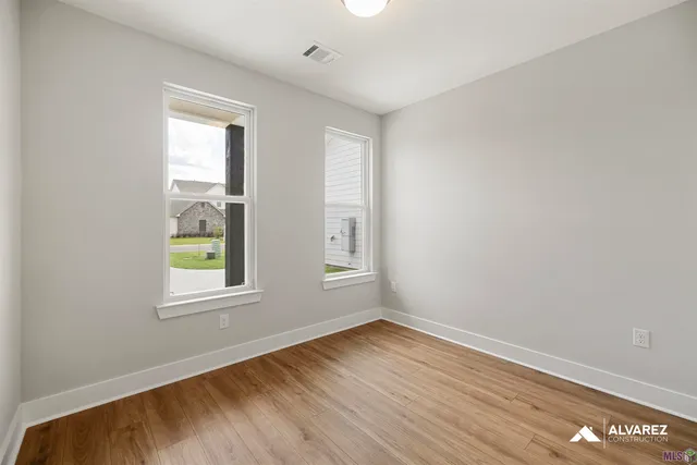 $375,990 | 25287 Burlington Drive, Denham Springs, LA 70726