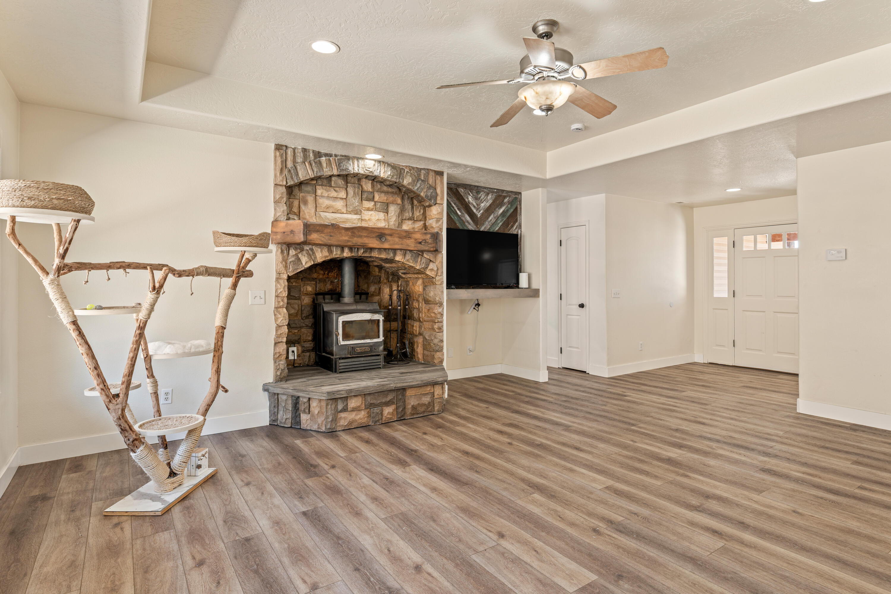 1892 Golden Delicious Apple Valley, UT 84737 - Photo 15 of 58 15-L1071068