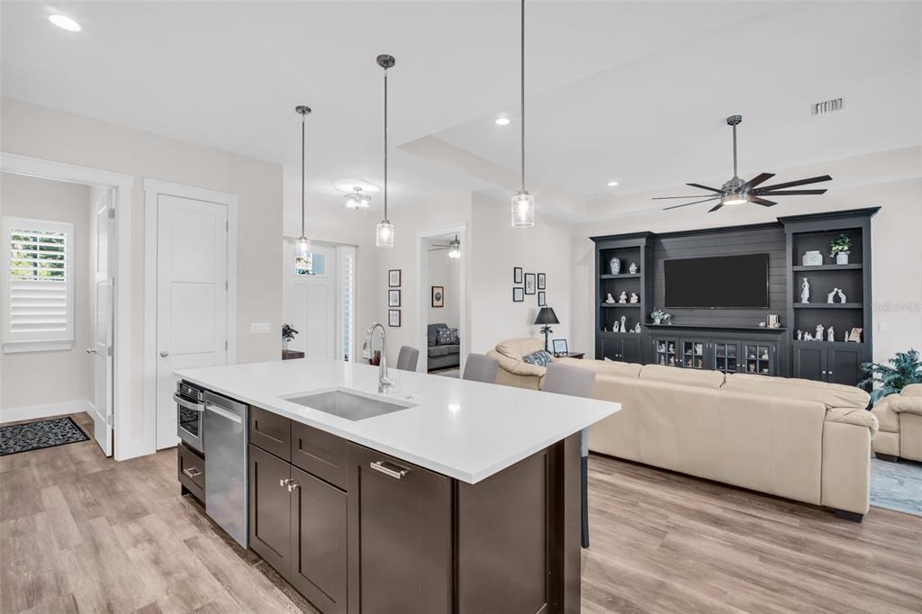 9840 West Bay Street Seminole, FL 33776 - Photo 9 of 75