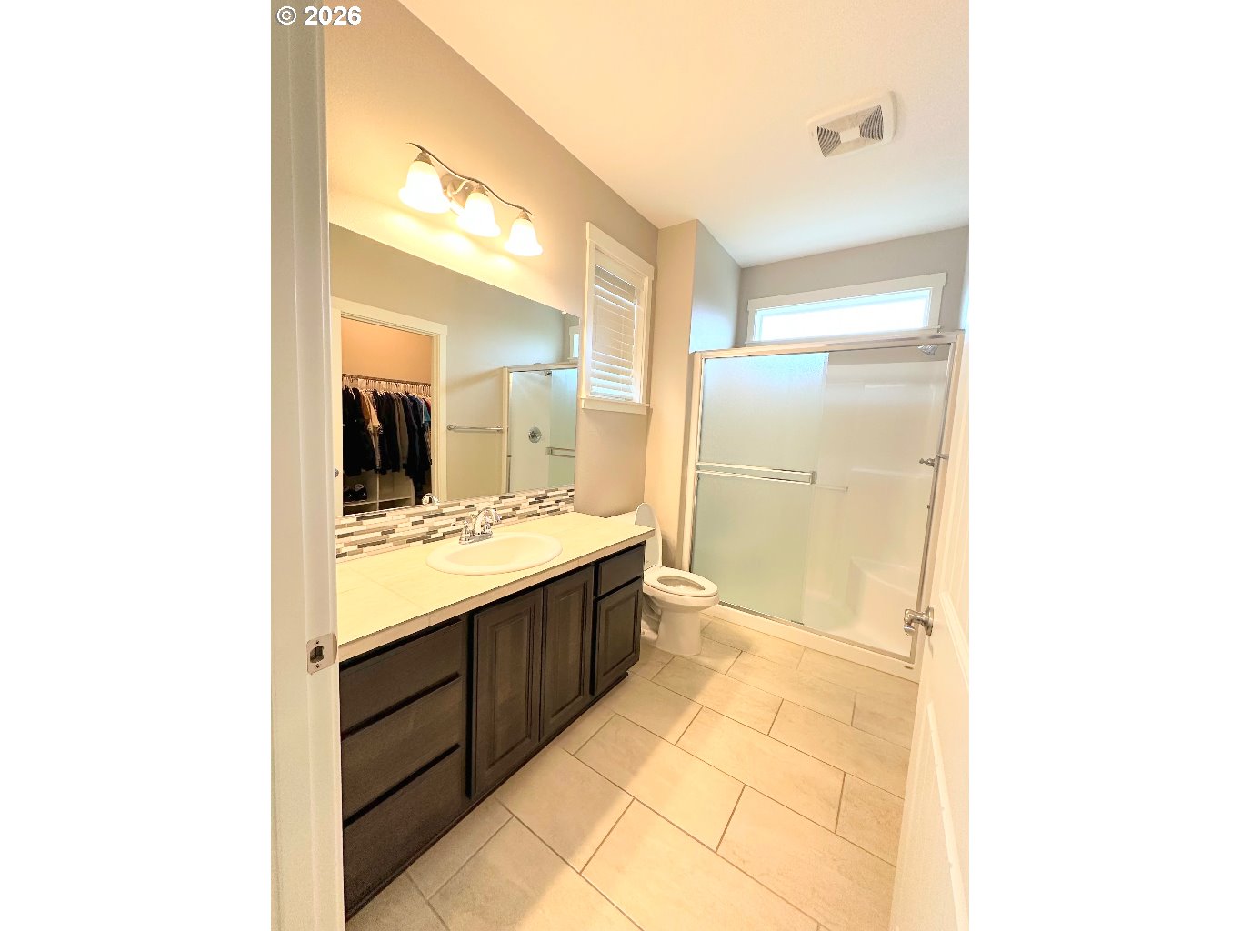885 North Squire Drive Ridgefield, WA 98642 - Photo 17 of 29 a bathroom with a sink and a mirror