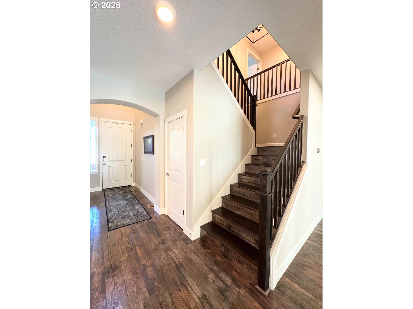 885 North Squire Drive Ridgefield, WA 98642 - Photo 9 of 29 a view of a hallway with staircase