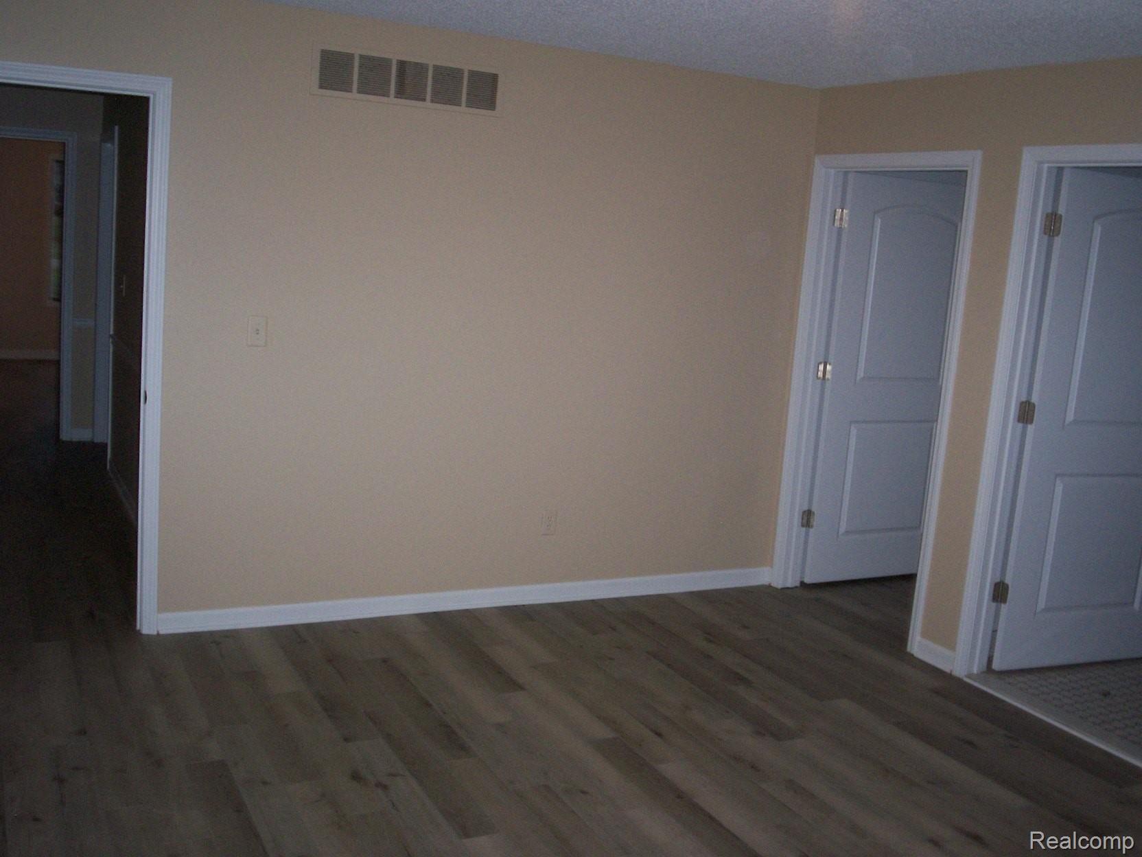 24146 Merriman Road New Boston, MI 48164 - Photo 9 of 15 MERRIMAN 011.JPG