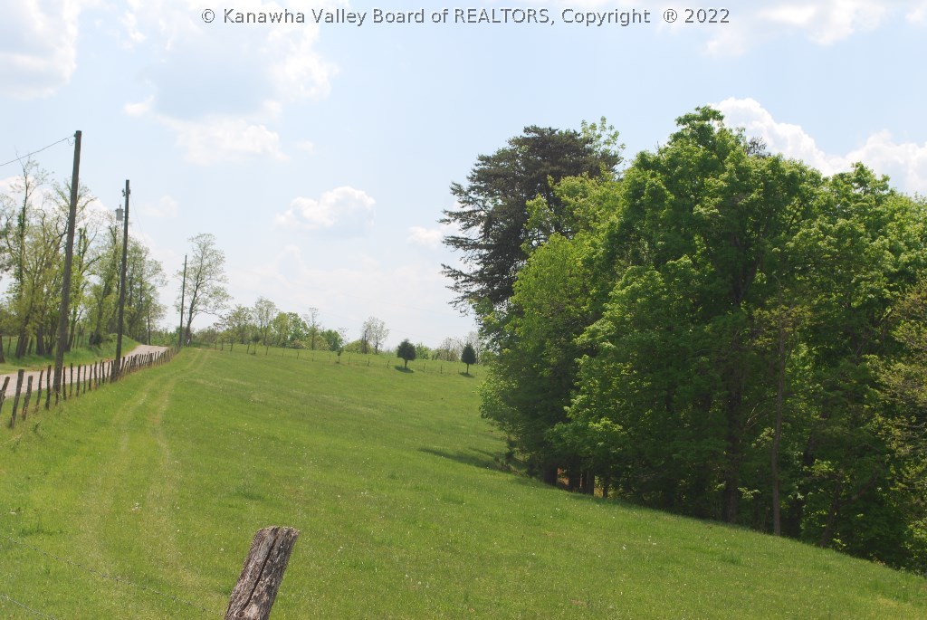 5576 Pleasant Ridge Road Gallipolis Ferry, WV 25515 - Photo 12 of 15 Gallery Image 12