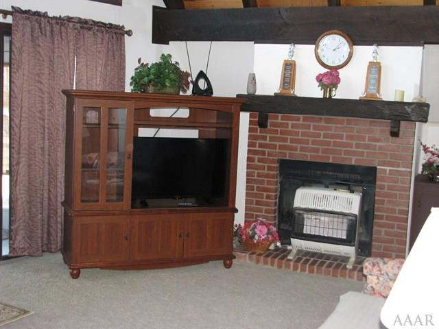 424 Beech Bay Road Roper, NC 27970 - Photo 13 of 35 Living room