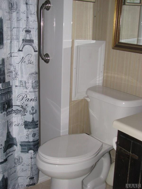 424 Beech Bay Road Roper, NC 27970 - Photo 19 of 35 Full bath (level 1)