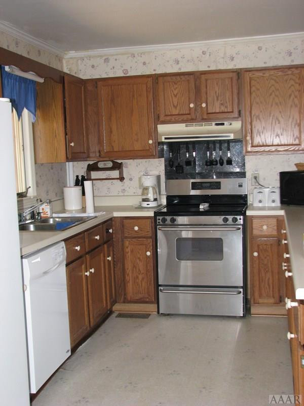 424 Beech Bay Road Roper, NC 27970 - Photo 9 of 35 Kitchen