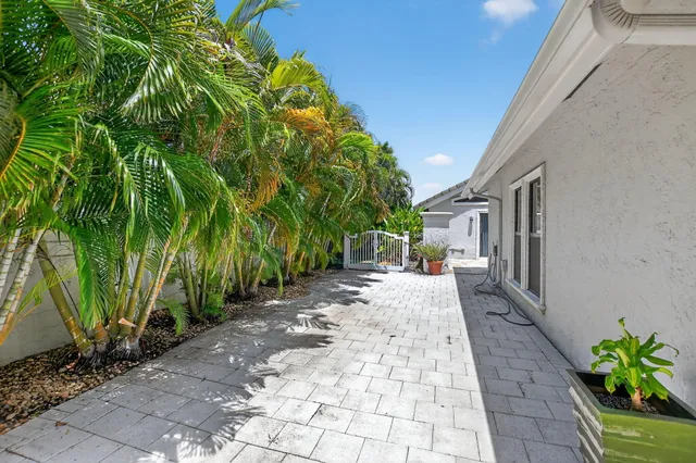 $1,945,000 | 7681 Northeast Morningside Terrace, Boca Raton, FL 33487