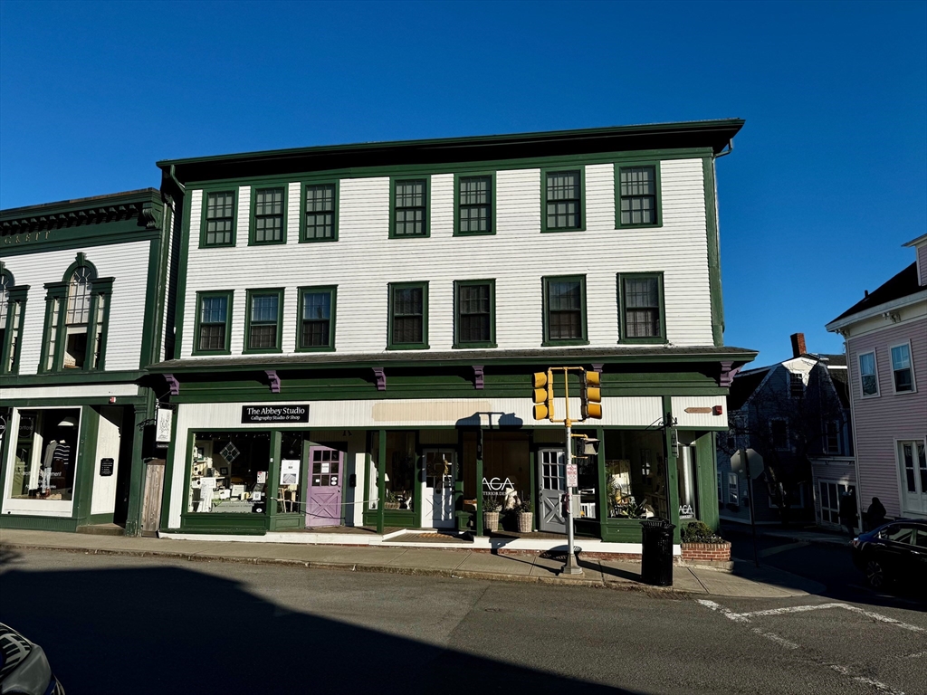 84 Washington Street, Unit 2 Marblehead, MA 01945 - Photo 1 of 12