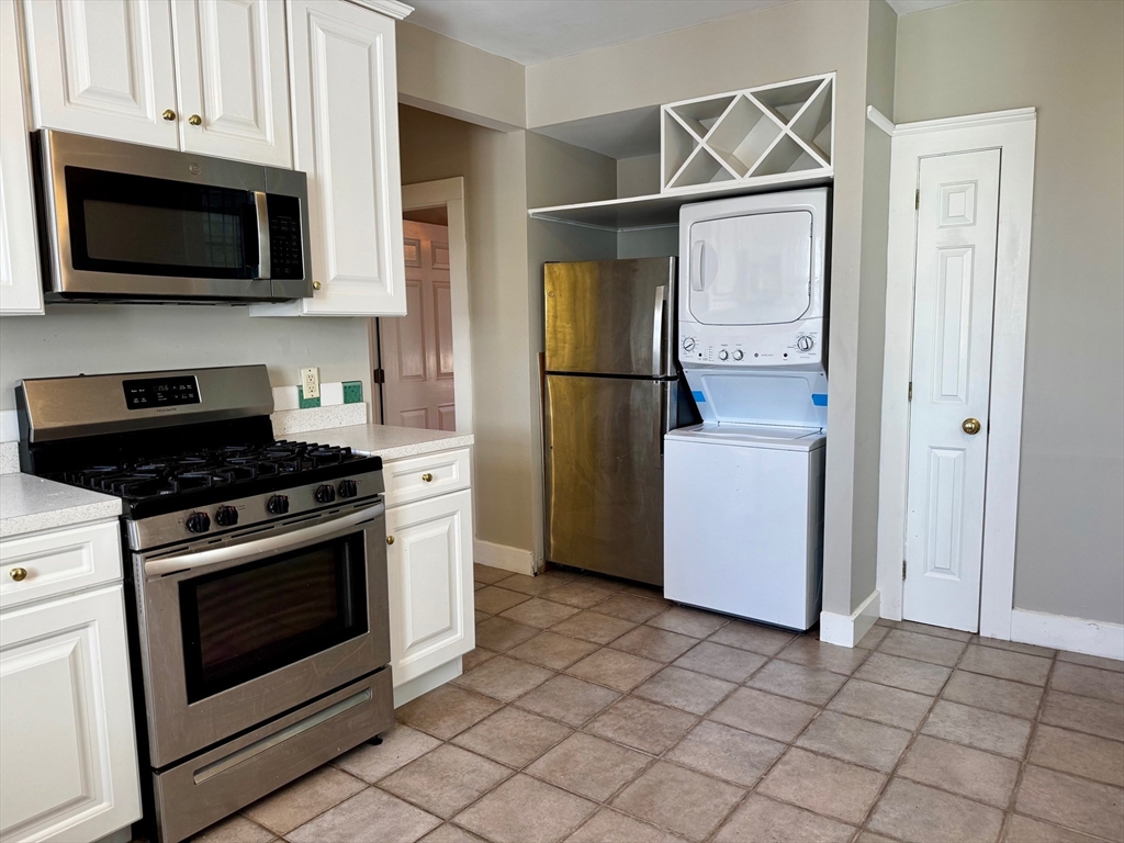 84 Washington Street, Unit 2 Marblehead, MA 01945 - Photo 5 of 12